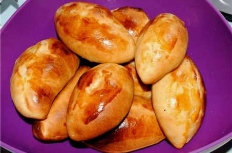 Жареные пирожки с картошкой и грибами в мультиварке