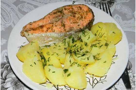 Рецепт аппетитной рыбы на пару в мультиварке Редмонд