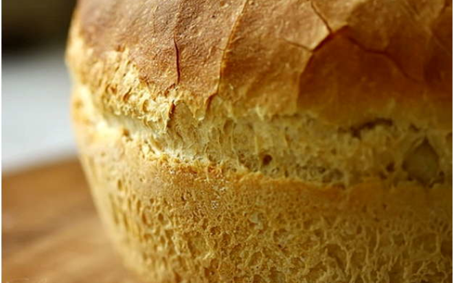 Домашний белый хлеб в незаменимой кухонной помощнице – мультиварке