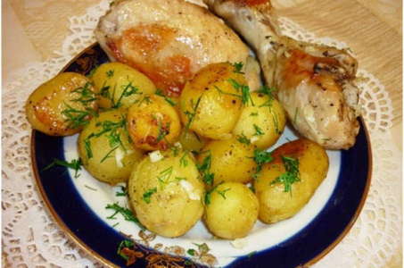 Рецепт молодого картофеляпо-деревенски в мультиварке