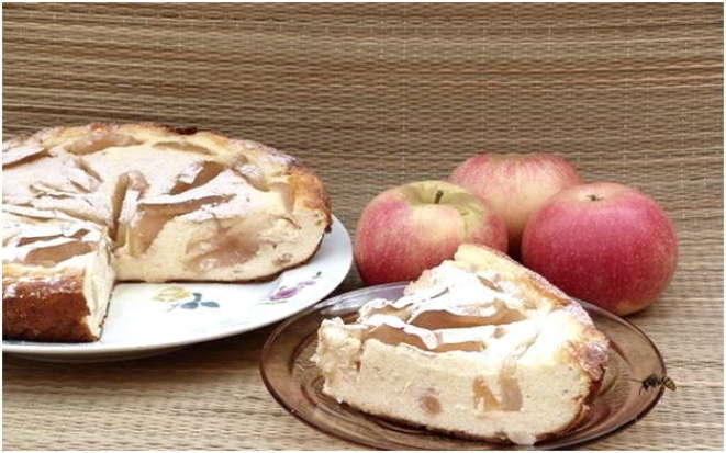 Рецепт воздушной творожной запеканки с манкой и яблоками в мультиварке Поларис