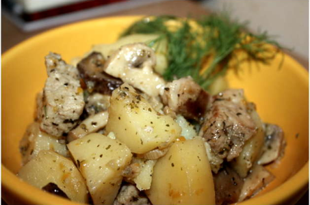 Рецепт аппетитной картошки с мясом и овощами в мультиварке