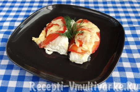 Зубатка с помидорами, сыром и сметаной на пару в мультиварке