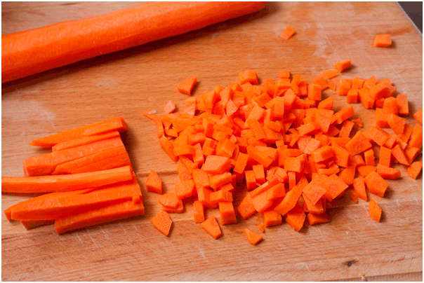 нарезать морковь 