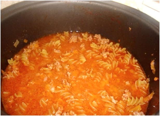 добавить томатную пасту